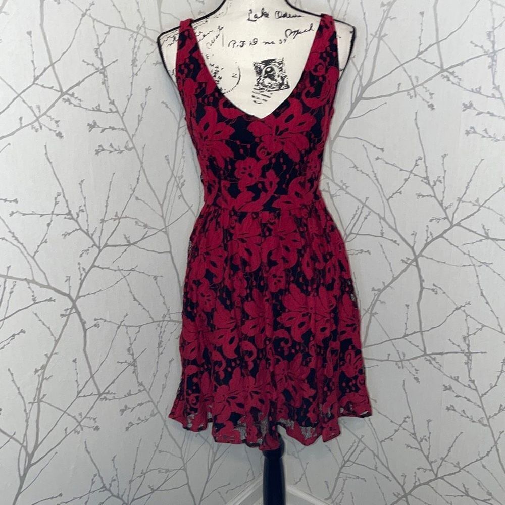 BB Dakota Floral Embroidered Black & Red Dress, Size‎  2